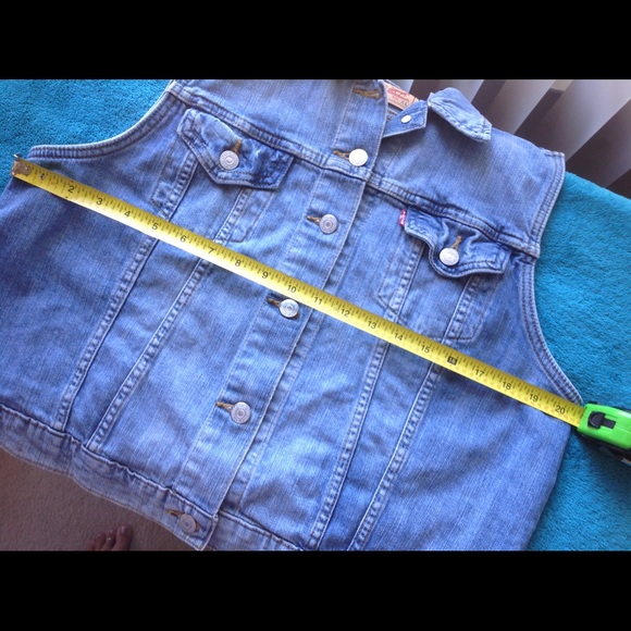 Levi's Medium Wash Vest - Picture 5 of 7